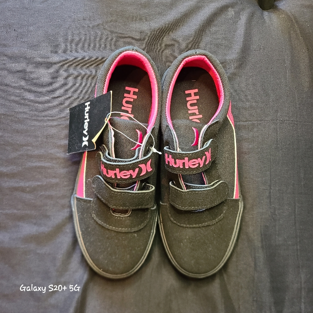 Hurley - Picture 2 of 7